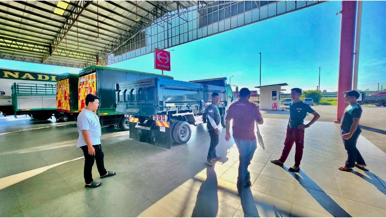 Penyerahan HINO XZC710R